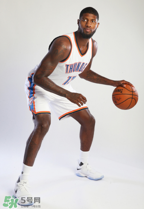 保羅喬治雷霆定妝照上腳穿的球鞋是什么型號？