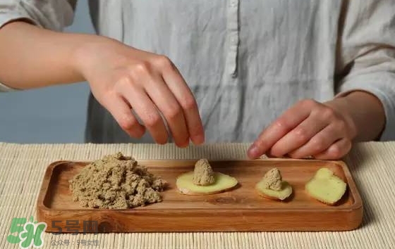 三伏貼和三伏灸哪個(gè)效果好？三伏貼和三伏灸對(duì)比