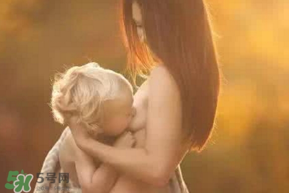 哺乳期可以貼三伏貼嗎？哺乳期貼三伏貼會(huì)影響寶寶嗎？