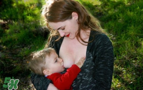 哺乳期可以貼三伏貼嗎？哺乳期貼三伏貼會(huì)影響寶寶嗎？