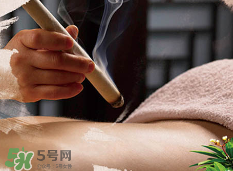 ?三伏灸和艾灸的區(qū)別_三伏灸是艾灸嗎 ?三伏灸和艾灸的區(qū)別_三伏灸是艾灸嗎