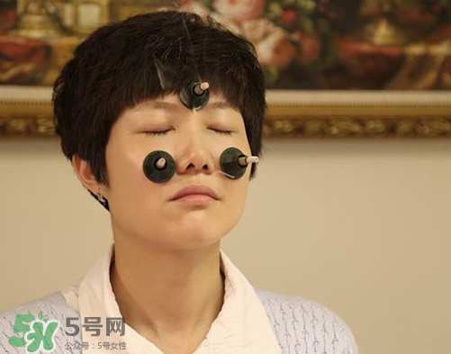 艾灸貼可以貼著睡覺嗎？艾灸貼睡覺可以用嗎？