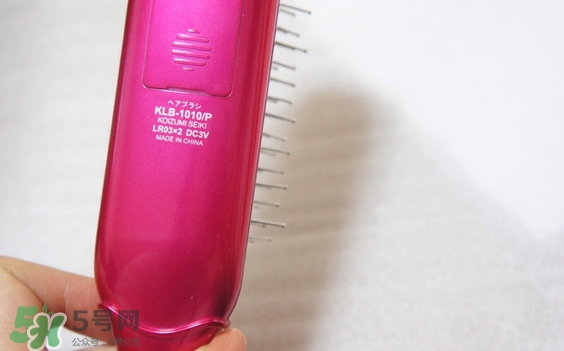 小泉成器音波電動梳怎么用？小泉成器音波震動梳子使用方法