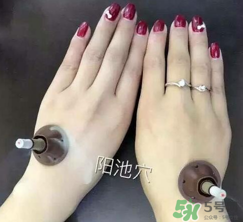 艾艾貼灸出水珠為什么？艾艾貼后有水珠要擦嗎？