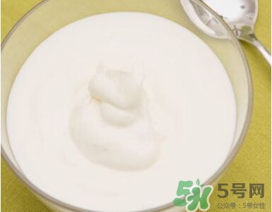 酸奶用什么牛奶做最好？酸奶用什么奶粉做好