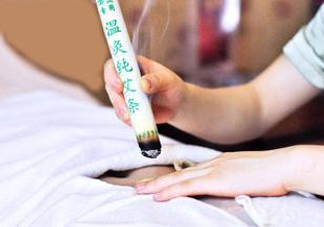 艾灸條和艾灸貼哪個(gè)好？艾灸好還是艾灸貼好？
