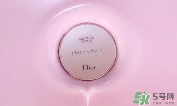 迪奧氣墊和雅詩(shī)蘭黛氣墊哪個(gè)好？迪奧和雅詩(shī)蘭黛氣墊對(duì)比