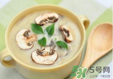 牛奶燉香菇可以治鼻炎嗎？牛奶燉香菇吃了有什么作用？