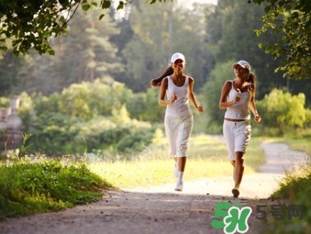 跑步減肥好還是快走減肥好?快走減肥適合的人群 跑步減肥好還是快走減肥好?快走減肥適合的人群