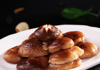 干香菇為什么比鮮香菇味道好？香菇為什么要曬干了再泡來(lái)吃