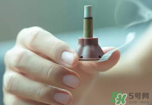 艾艾貼可以貼肚臍眼嗎？艾艾貼貼肚臍有什么作用？