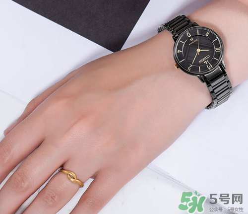 西鐵城hebe田馥甄簽名款腕表多少錢(qián)？西鐵城小黑表價(jià)格