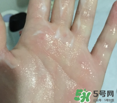 eve女性護(hù)理液粉色瓶和藍(lán)色瓶有什么區(qū)別？