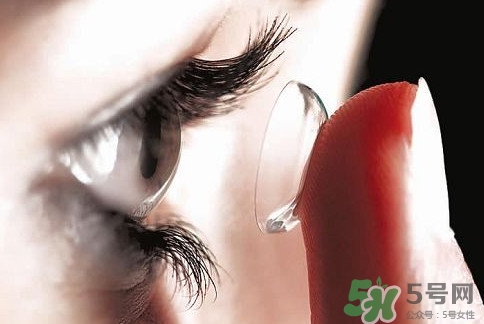 隱形眼鏡一天能戴多久？隱形眼鏡多久更換一次？