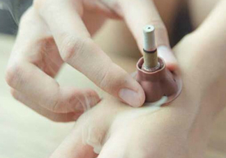 艾艾貼貼后出現(xiàn)水泡怎么回事？艾艾貼后有水泡怎么辦？