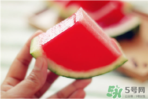 西瓜和冰淇淋能一起吃嗎？吃完冰淇淋可以吃西瓜嗎？