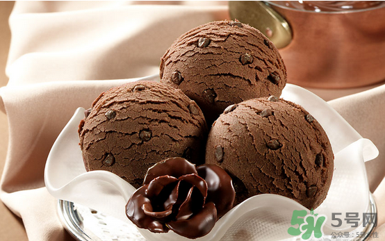 冰淇淋不能和什么一起吃？吃完冰淇淋不能吃什么？