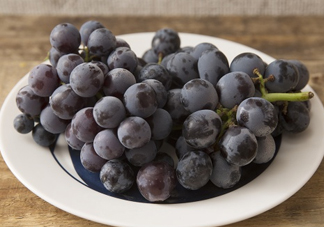 夏黑葡萄為什么掉色？夏黑葡萄怎么會染色？