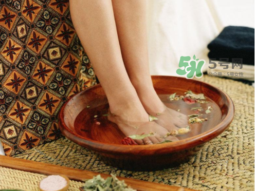 三伏天能用姜泡腳嗎？三伏天用姜泡腳好嗎？