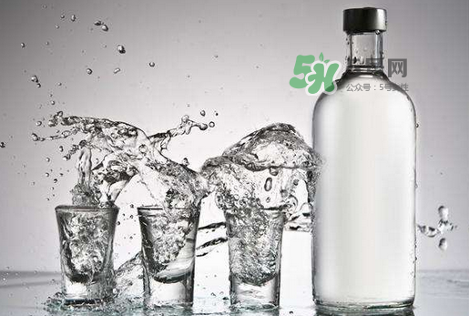 白酒加可樂是春藥？白酒加可樂喝了會(huì)怎樣？