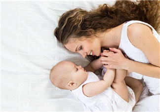 剖腹產(chǎn)后催乳按摩方法 剖腹產(chǎn)怎么催乳好？