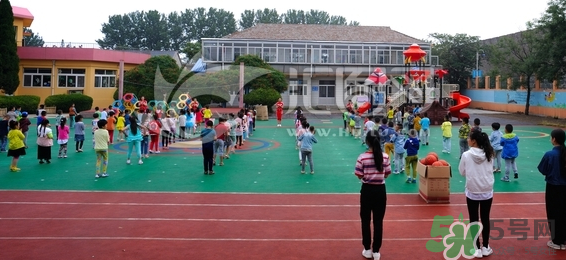 寶寶不去幼兒園怎么辦？寶寶不去幼兒園哭鬧怎么勸導(dǎo)？
