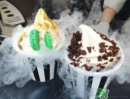 冰淇淋為什么會冒煙？會冒煙的冰激凌怎么做？