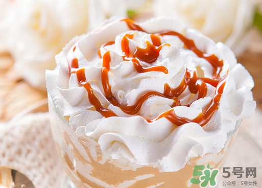 冰淇淋為什么會冒煙？會冒煙的冰激凌怎么做？