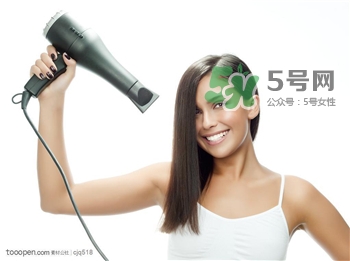吹風機吹頭發(fā)的危害 吹風機正確使用方法