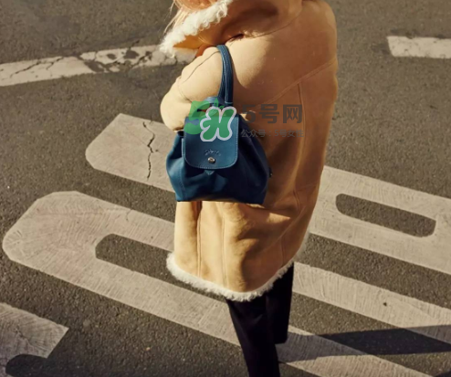 longchamp小羊皮雙肩包多少錢(qián)？longchamp雙肩包專(zhuān)柜價(jià)格