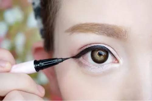 眼線筆眼線液眼線膏哪個好用 眼線筆眼線液眼線膏區(qū)別 眼線筆眼線液眼線膏哪個好用 眼線筆眼線液眼線膏區(qū)別