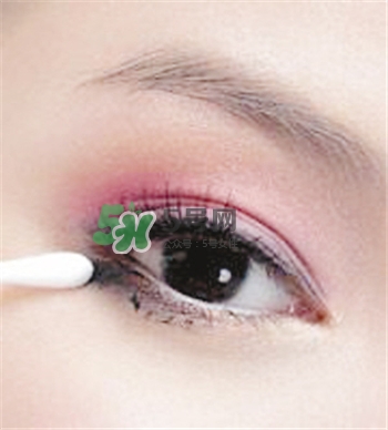 怎么防止脫妝?防脫妝小技巧 怎么防止脫妝?防脫妝小技巧