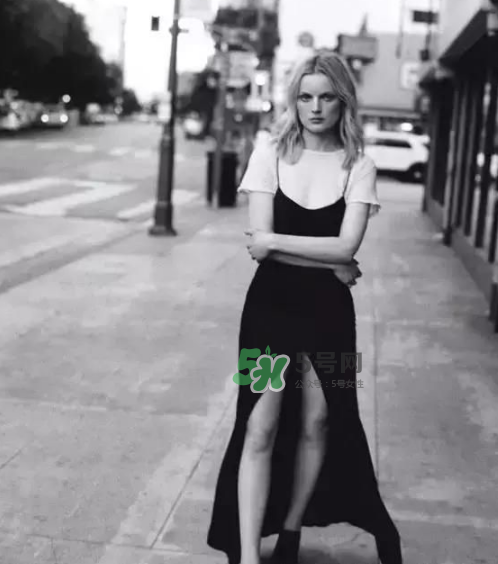 吊帶裙配什么上衣？吊帶裙搭配什么上衣好看？