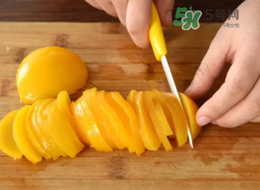 黃桃為什么用鹽水泡？黃桃為什么要用鹽水泡？