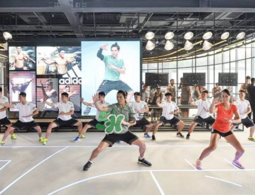 adidas阿迪達斯運動體驗迷你品牌中心是干什么的？