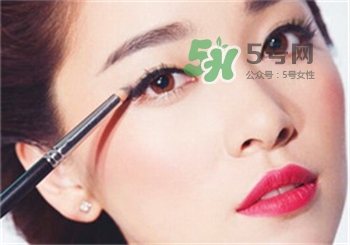 浮粉和脫妝有什么區(qū)別?浮粉和脫妝的區(qū)別 浮粉和脫妝有什么區(qū)別?浮粉和脫妝的區(qū)別