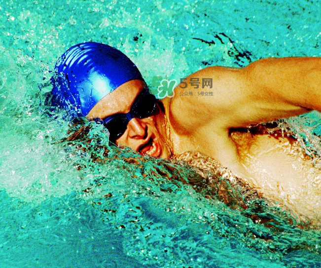 游泳為什么要戴泳帽？游泳戴泳帽的主要原因