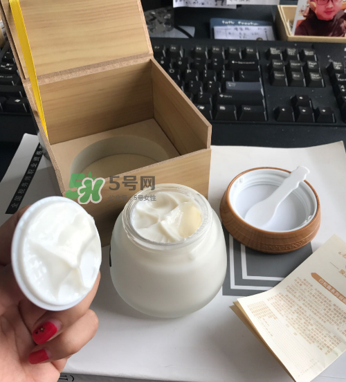 膜法世家白松露睡眠面膜怎么樣？膜法世家睡眠面膜好用嗎？