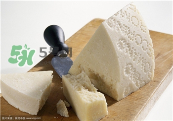 喝羊奶的好處是什么?羊奶好還是牛奶好? 喝羊奶的好處是什么?羊奶好還是牛奶好?