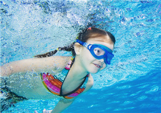 游泳為什么浮不起來？游泳浮不起來怎么辦？