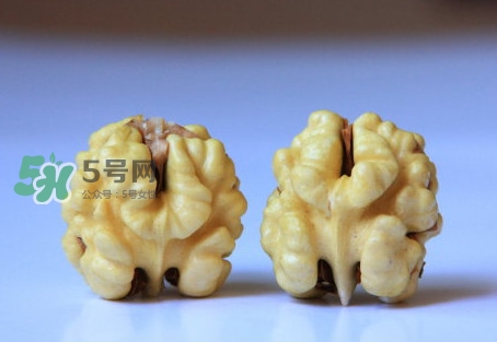 青皮核桃有毒嗎？青皮核桃怎么吃