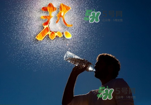 七月份熱還是八月份熱？2017年7月份熱還是8月份熱？