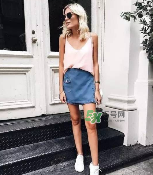 吊帶背心怎么搭配？吊帶背心怎么搭配圖片