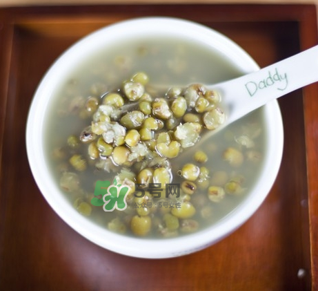 寶寶能喝綠豆水嗎？寶寶能喝綠豆湯嗎？