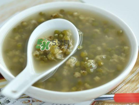 寶寶能喝綠豆水嗎？寶寶能喝綠豆湯嗎？