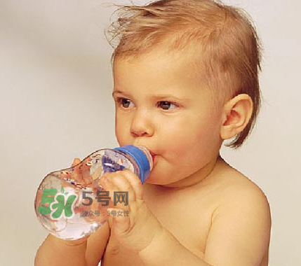 寶寶能喝蜂蜜水嗎？蜂蜜水寶寶能長(zhǎng)期喝嗎？