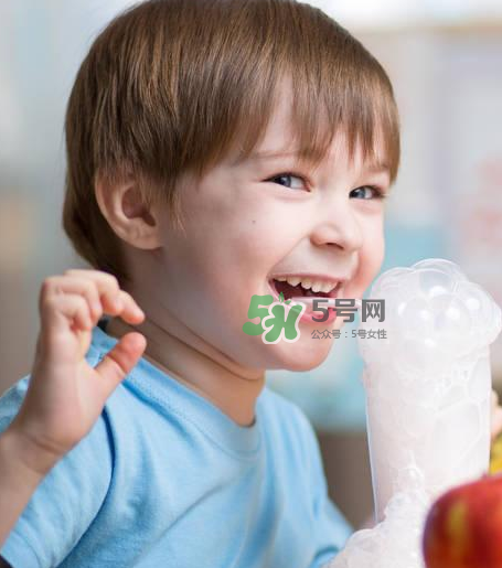 寶寶能喝蜂蜜水嗎？蜂蜜水寶寶能長(zhǎng)期喝嗎？