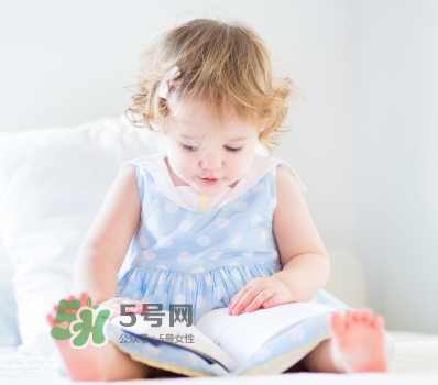 夏天寶寶頭上長紅疙瘩怎么回事？夏天寶寶頭上長東西怎么辦？