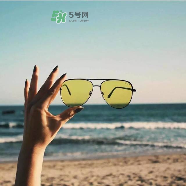 今年流行的彩色墨鏡款式 今年流行什么彩色墨鏡款式 今年流行的彩色墨鏡款式 今年流行什么彩色墨鏡款式