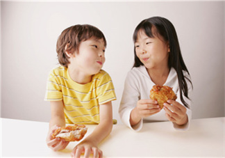 兒童多大可以吃鹽？?jī)和喳}的注意事項(xiàng)